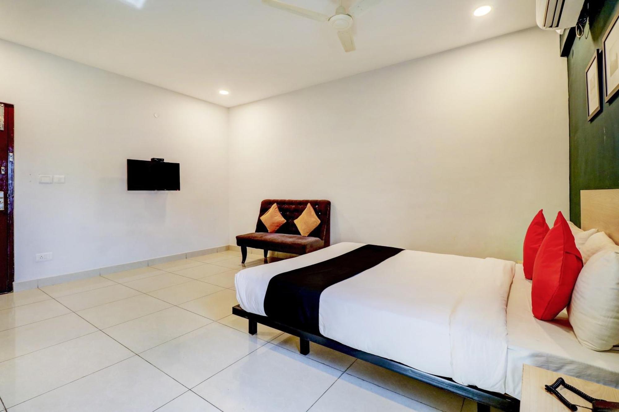 Silver Suites Bangalore Bagian luar foto