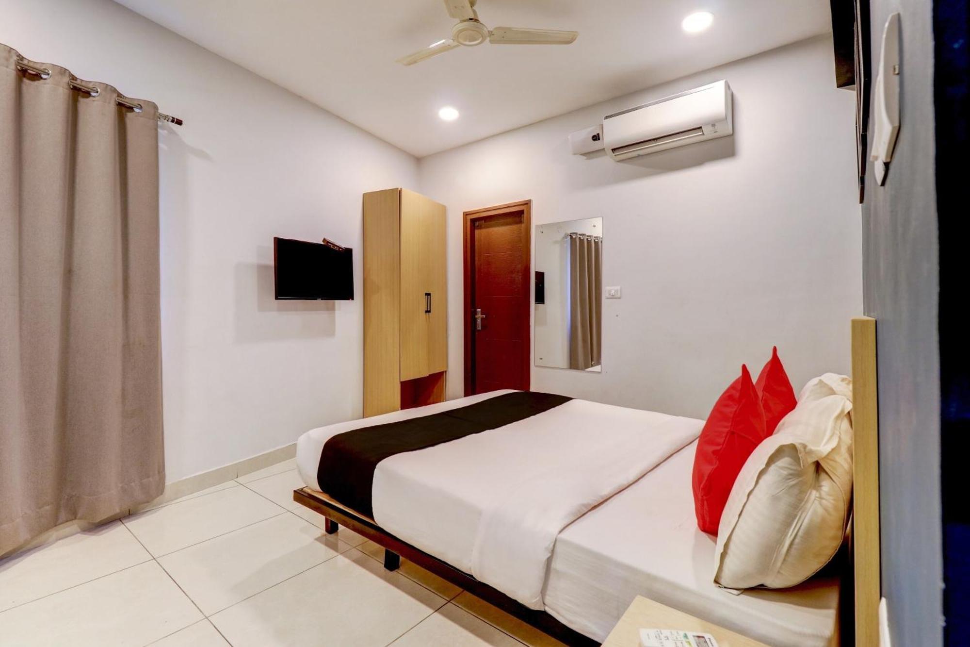 Silver Suites Bangalore Bagian luar foto