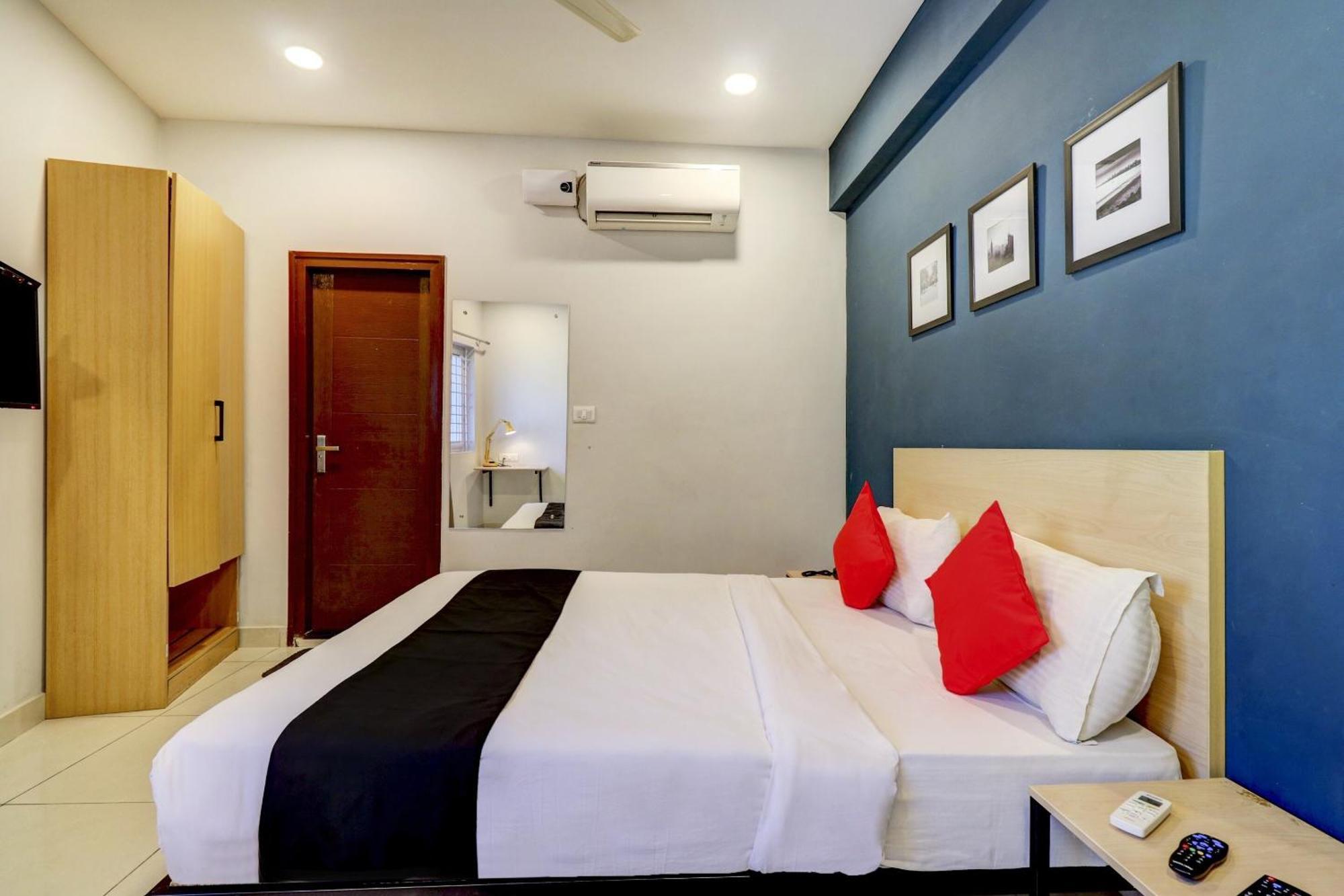 Silver Suites Bangalore Bagian luar foto